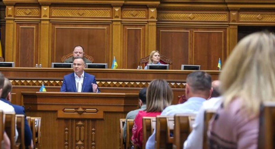 Україну треба відновлювати за військові репарації Росії - Дуда