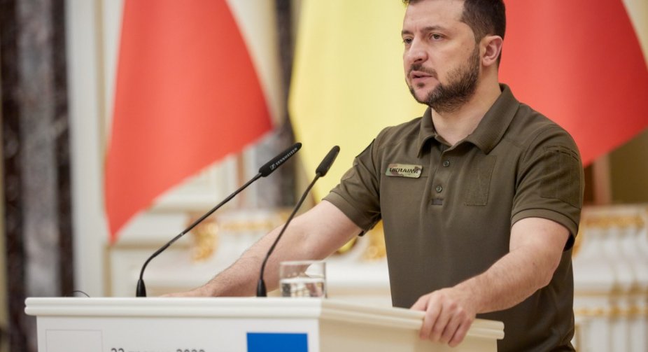 Зеленський: петиція про відміну заборони виїзду чоловіків за кордон – не до мене, а до батьків загиблих воїнів