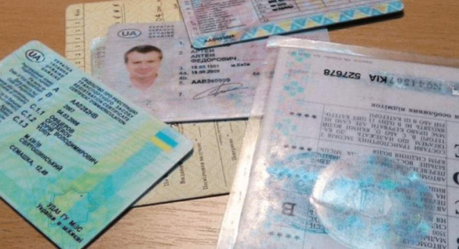 Отримати водійські права стане складніше: у МВС розробили понад 250 нових тестових питань