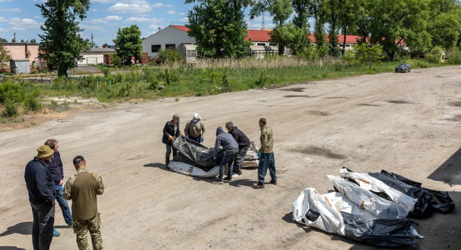 Росія передала Україні перших загиблих захисників "Азовсталі" - AP