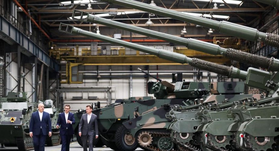 Майже $700 млн: Польща підписує найбільший контракт на постачання зброї Україні