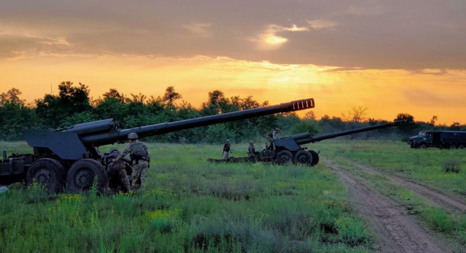 The enemy does not abandon attempts to force the Seversky Donets