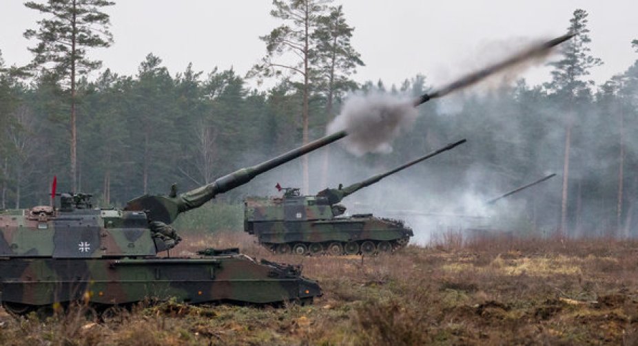 12 німецьких та нідерландських САУ вже прибули до України - Міноборони Німеччини