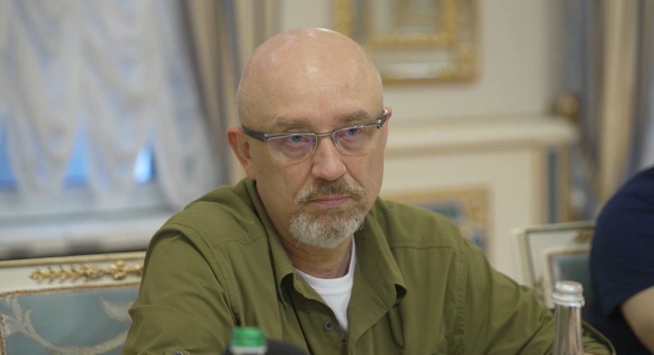 Росія застосовує по ЗСУ до тисячі снарядів на годину - Рєзніков