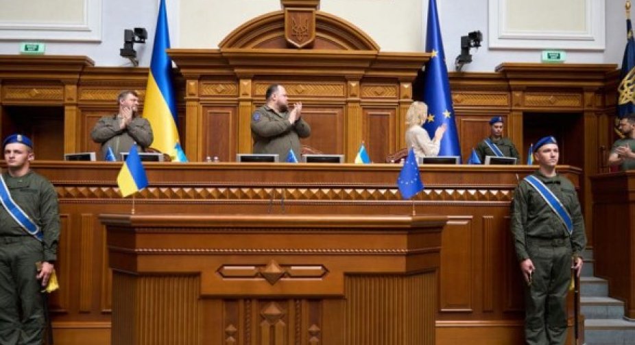 A historic moment: the flag of the European Union was set up in the Verkhovna Rada