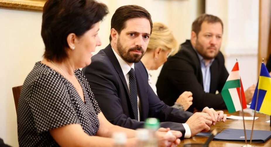 В Угорщині заявили, що не проти транзиту зброї в Україну