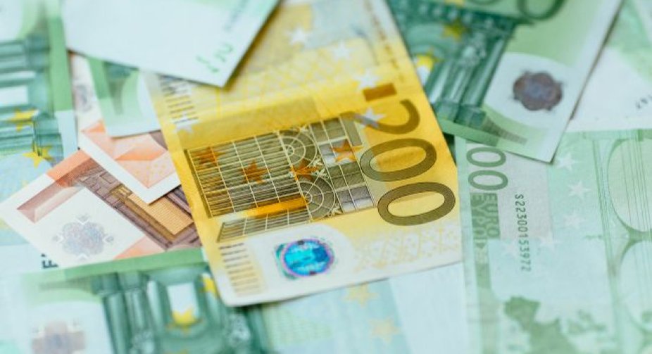 Gas crisis in Europe caused a decline in the euro against world currencies