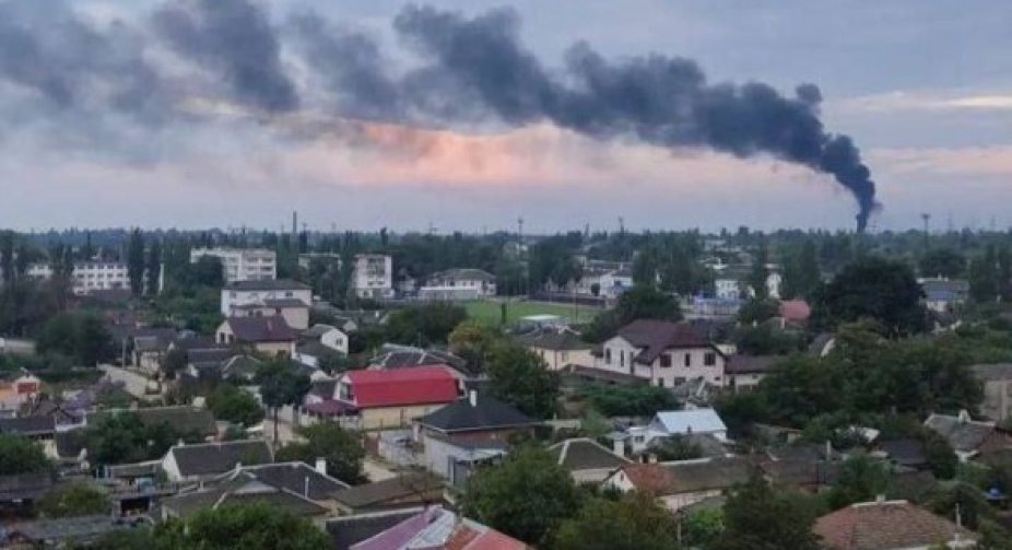 У Криму знову вибухи: повідомляють, що горить склад боєприпасів під Джанкоєм