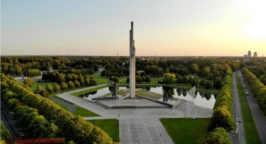 У Латвії остаточно знесли пам'ятник Визволителям Риги