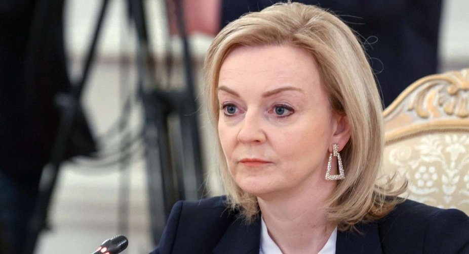 Глава МЗС Британії: ще не ясно, хто для нас Макрон – друг чи ворог