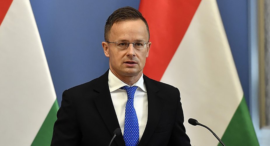 Угорщина сподівається на збільшені постачання від "Газпрому" з вересня - Сійярто