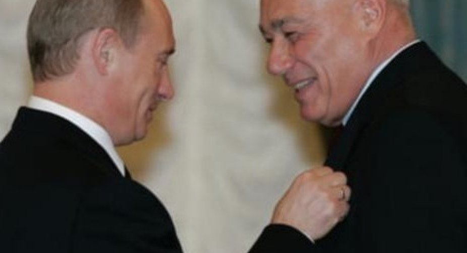 Vladimir Pozner and his guests were fined for violating covid restrictions