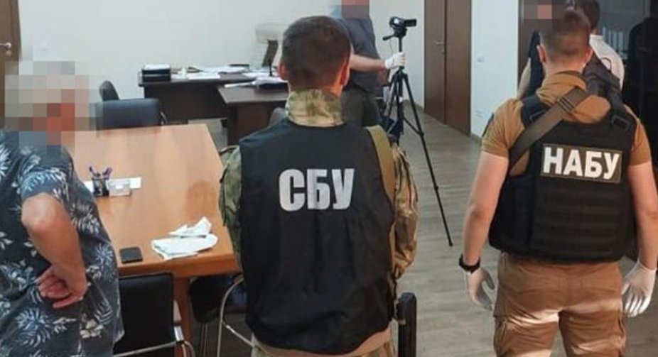 СБУ та НАБУ розслідують можливе незаконне присвоєння гумдопомоги топ-чиновниками у Запорізькій області