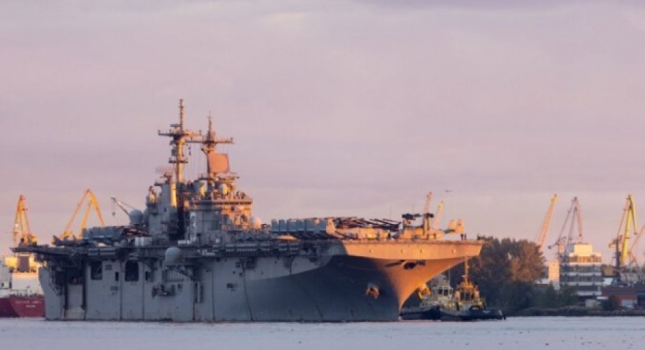 До Риги прибув один із найбільших військових кораблів США