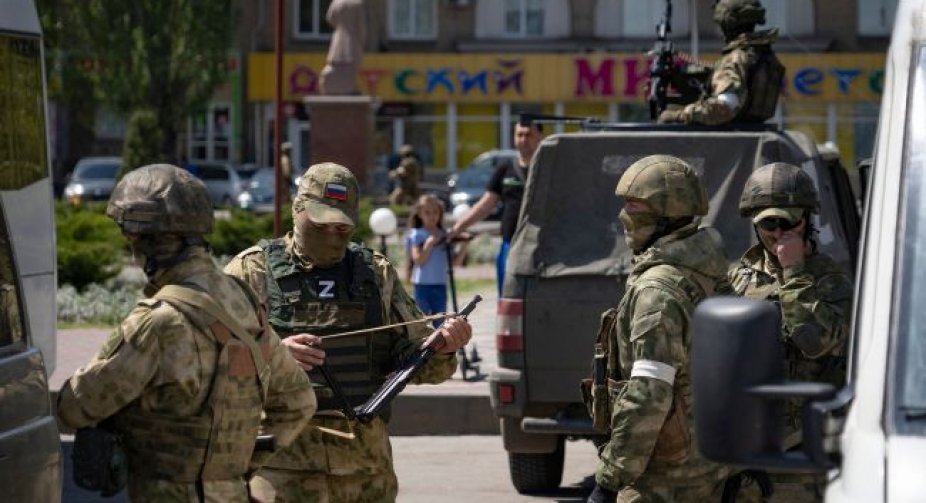 У Мелітополі окупанти розміщують бази та склади на території шкіл, - мер
