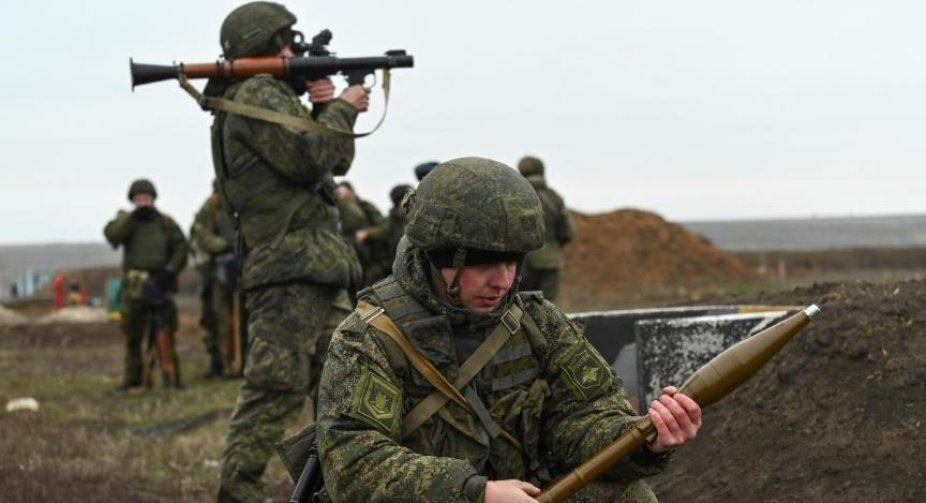 Росіяни можуть активізуватися на новому напрямку: карти боїв на ранок