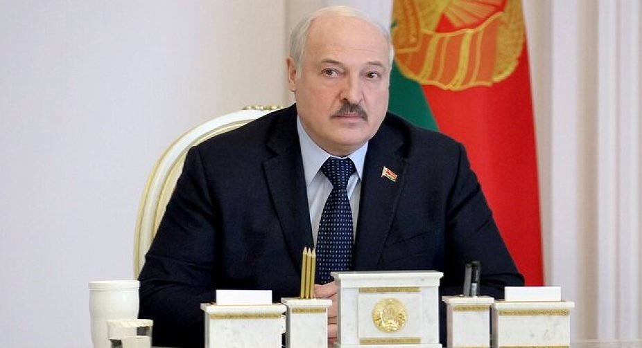 Лукашенко доручив розпочати підготовку до оборони Білорусі