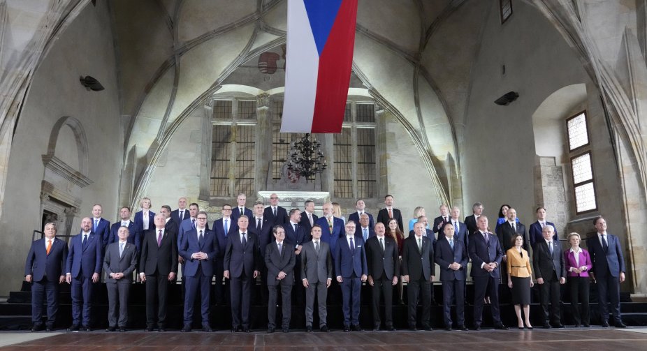 Britain demanded to remove the EU flags at the summit of the European community in Prague
