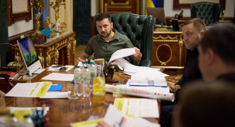 Зеленський доручив створити мобільні пункти харчування для критичної інфраструктури