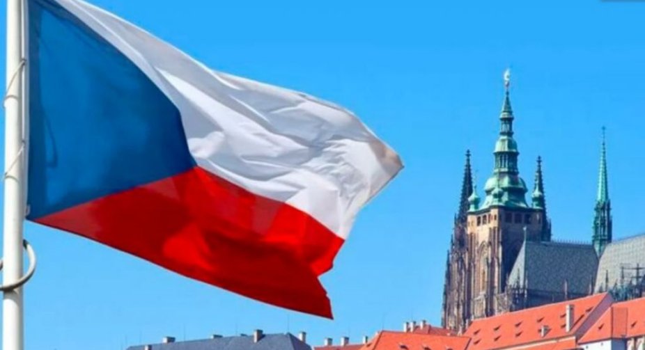 Чехія з 25 жовтня не пускає росіян за туристичними та студентськими візами