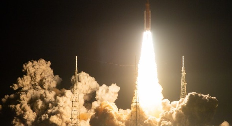 NASA успішно запустило місію Artemis 1 на Місяць