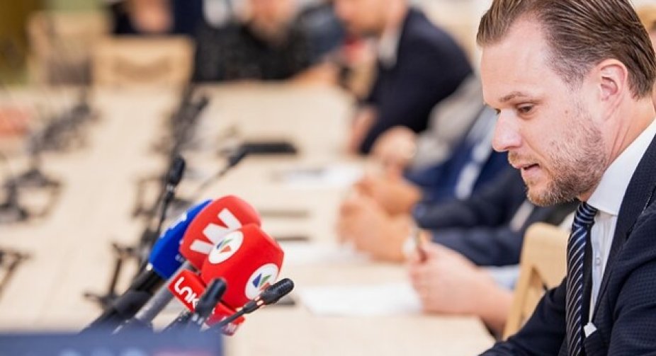Глава МЗС Литви перед самітом закликав колег по НАТО зберігати спокій і дати танки Україні