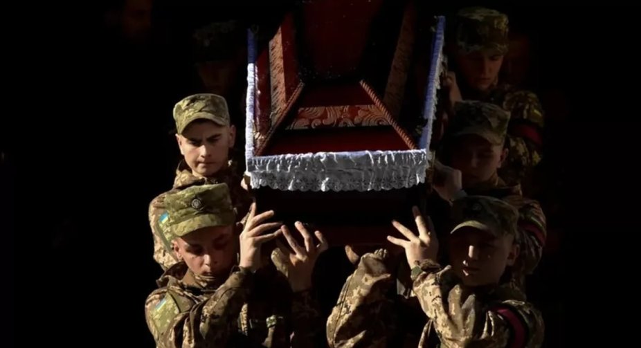 Згідно підрахунків ЄС на війні в Україні загинуло 100 тисяч військових - Данилов раніше спростував дані
