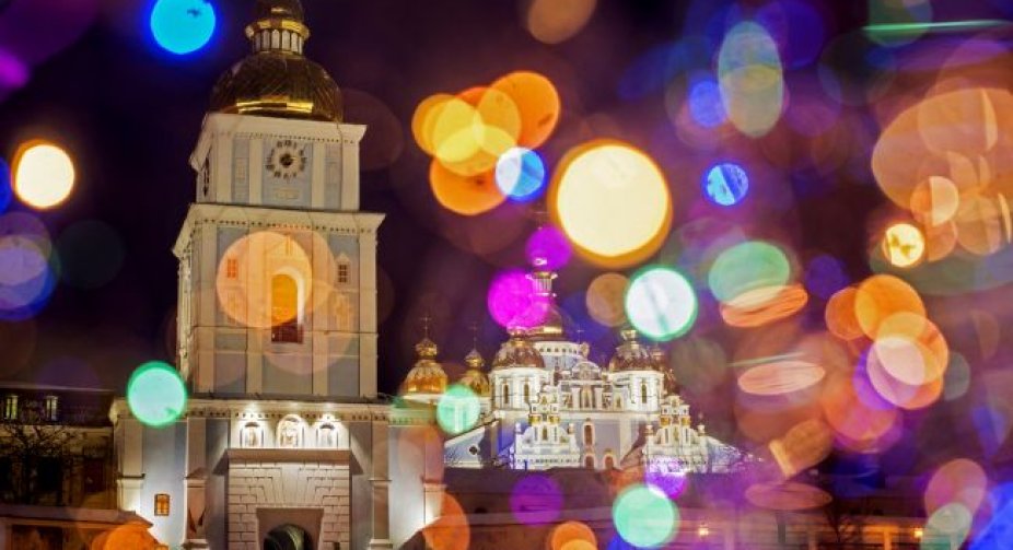 Українці розповіли, яких подарунків хотіли б на Новий рік для себе та країни