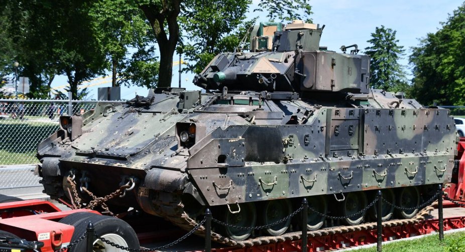 Пакет озброєнь США для України включатиме 50 бойових машин Bradley — Reuters