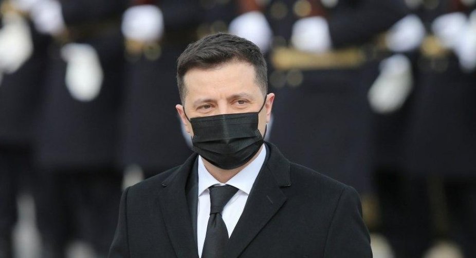 Зеленський перед візитом в Париж просить ЄС і НАТО "узаконити шлюб" з Україною
