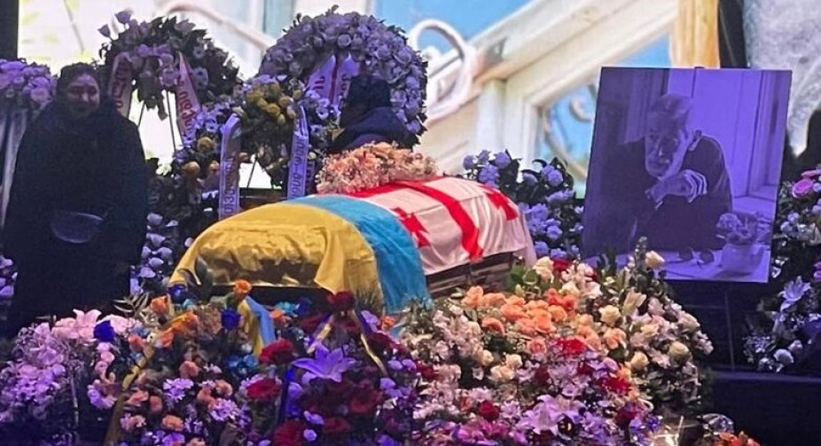 In Georgia, they say goodbye to Vakhtang Kikabidze, according to the decision of the family, the coffin was covered with Ukrainian and Georgian flags
