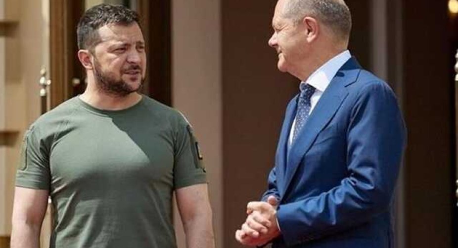Хвилеподібні стосунки: Зеленський розповів, як щоразу переконує Шольца допомагати Україні