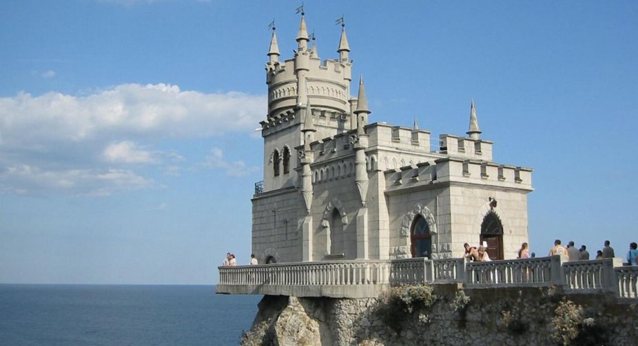 A journalist from the American NBC boasted about an illegal trip to Crimea