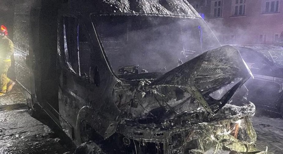 У Польщі підпалили автомобілі швидкої допомоги, призначені для України