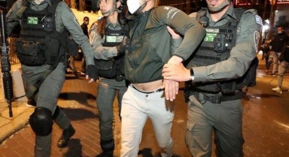 The violence erupted as police tried to keep Palestinians and ultra-nationalist Jewish protesters apart.
