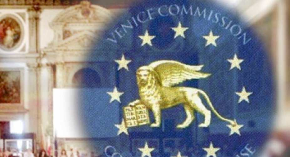 Україна відкладає зміни до закону про олігархів, які були вимогою ЄС