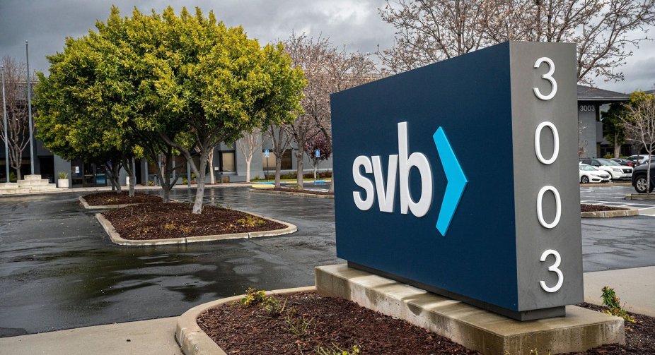 One of the largest bank failures in history occurred in the United States