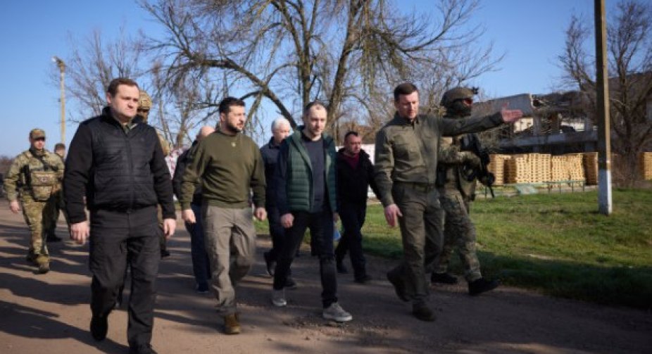 Зеленський приїхав до Херсонської області: ознайомився з ходом відновлення інфраструктури