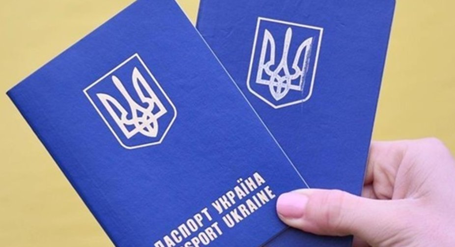 З 31 березня українці зможуть оформлювати паспорти у Берліні поза посольством