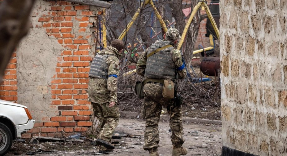 У понад 20 населених пунктах на Донбасі оголосили примусову евакуацію дітей