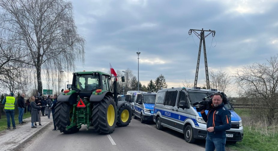 Польська поліція зірвала блокаду фермерами рейок на кордоні з Україною