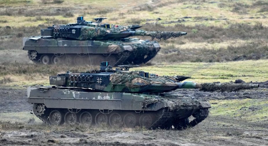 Canada handed Ukraine simulators for learning how to fire Leopard tanks