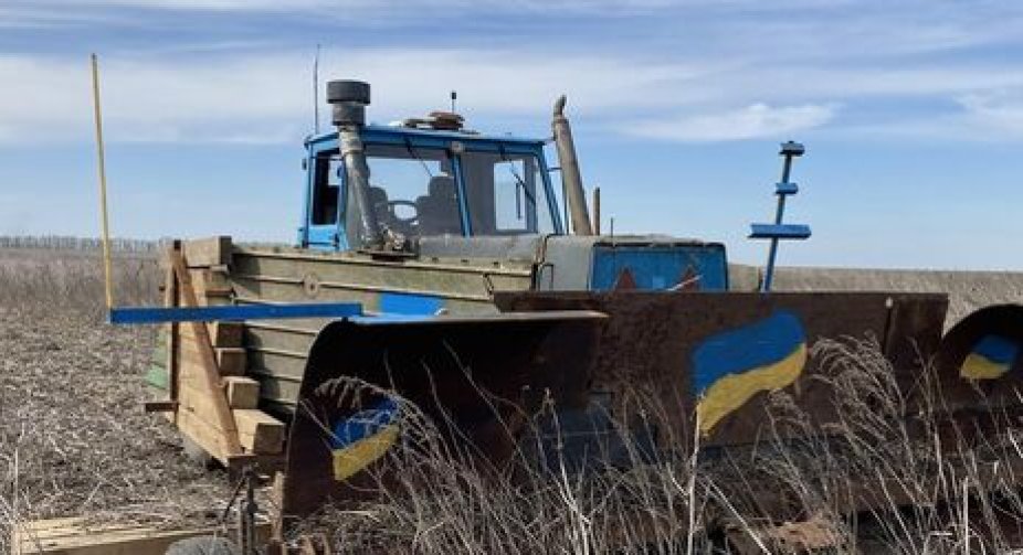 Farmers in the Kharkiv region turned a tractor and an enemy BMP into an unmanned demining machine