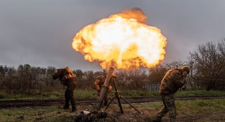 Soldiers of the National Guard held vital roads in the west of Bakhmut