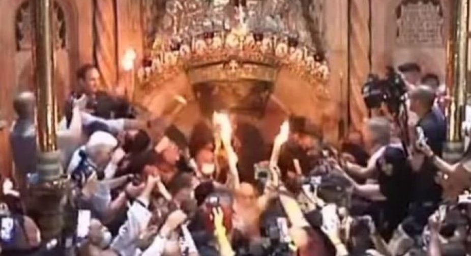 Holy fire descended in Jerusalem