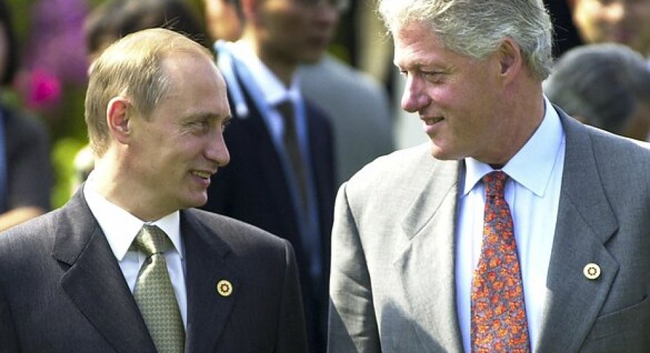 Клінтон: путін ще у 2011 говорив, що не визнає цілісність України