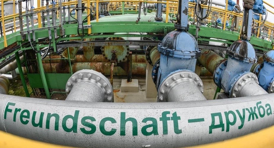 ЄС хоче офіційно припинити постачання російської нафти до Польщі та Німеччини