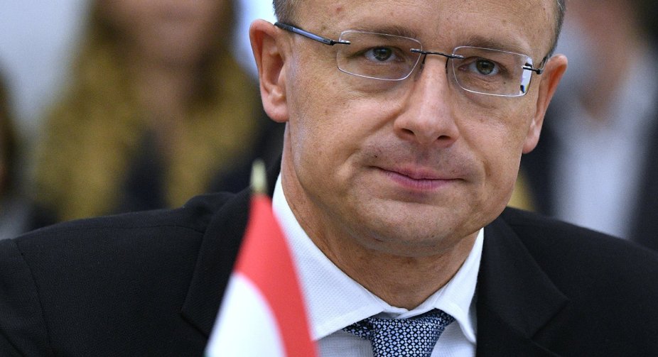 Сійярто погрожує блокувати санкції ЄС, якщо Україна не виключить OTP Bank із переліку спонсорів війни