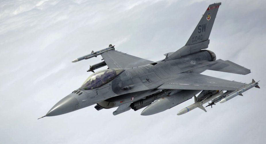 Байден готовий схвалити експорт літаків F-16 в Україну, але є умова