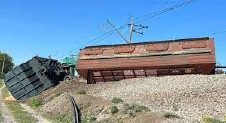 Unknown people blew up a railway in Crimea.  A train derailed